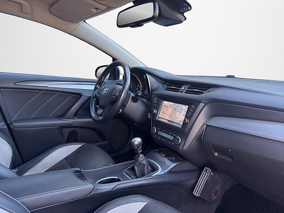 Toyota Avensis 20 of 23