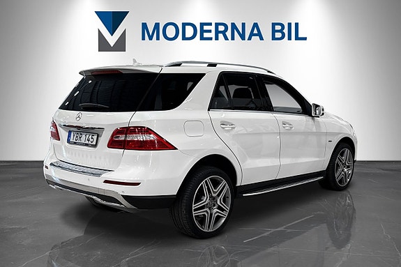 Mercedes-Benz ML350 6 of 27