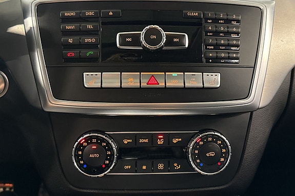 Mercedes-Benz ML350 18 of 27