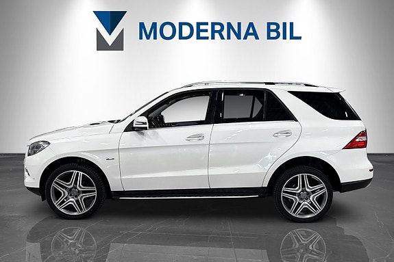 Mercedes-Benz ML350 3 of 5