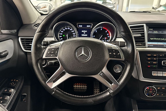 Mercedes-Benz ML350 11 of 27