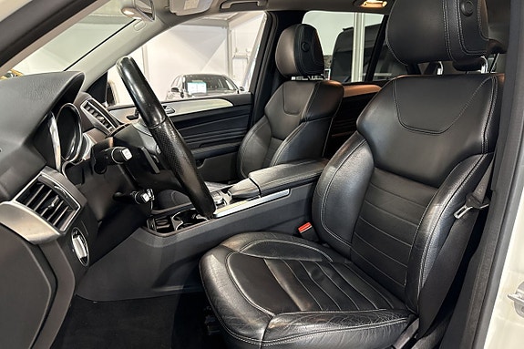Mercedes-Benz ML350 21 of 27