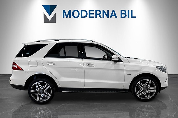 Mercedes-Benz ML350 7 of 27