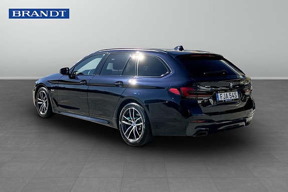BMW 530e 2 of 5
