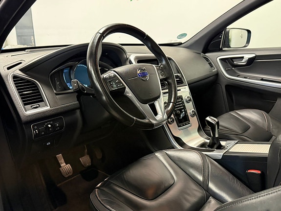 Volvo XC60 8 of 27