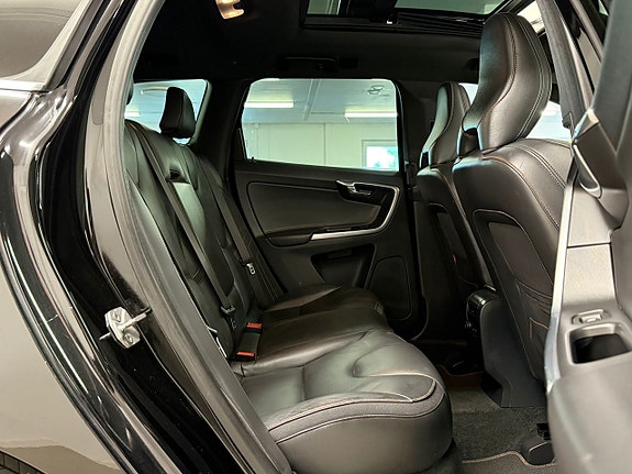 Volvo XC60 15 of 27