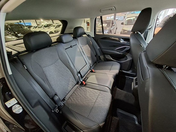 Volkswagen Tiguan 9 of 13
