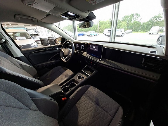 Volkswagen Tiguan 10 of 13