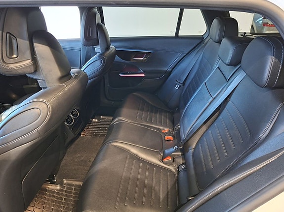 Mercedes-Benz C300 6 of 13