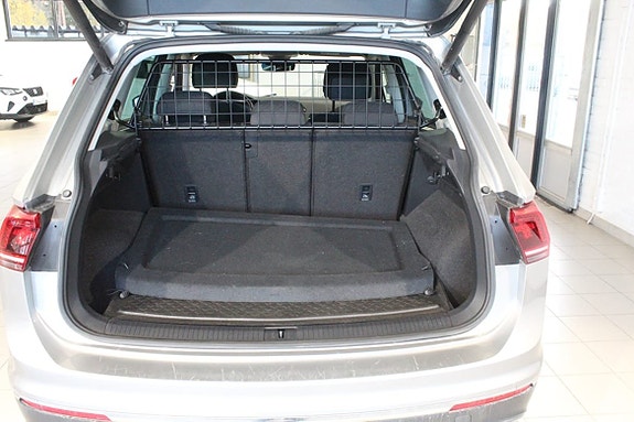 Volkswagen Tiguan 4 of 5