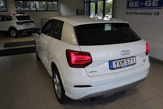Audi Q2 4 of 5
