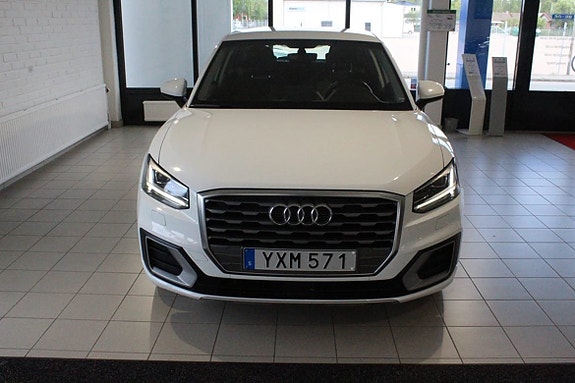 Audi Q2 2 of 5