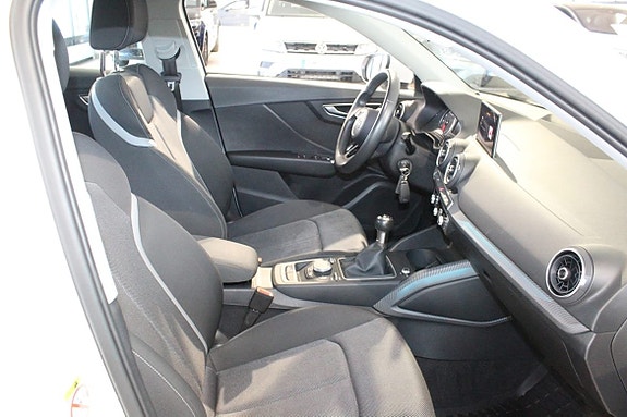 Audi Q2 10 of 13