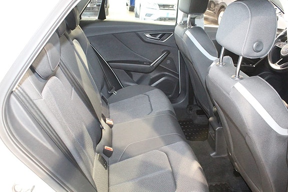Audi Q2 8 of 13