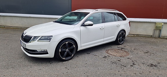 Skoda Octavia 3 of 10