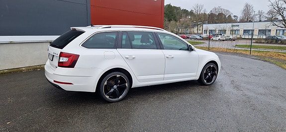 Skoda Octavia 2 of 10