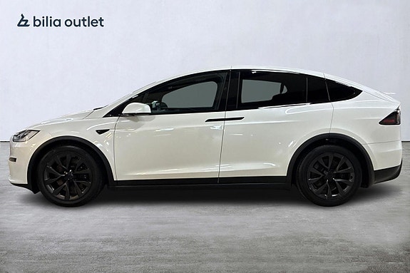 Tesla Model X 9 of 30