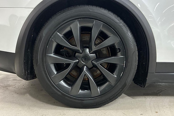 Tesla Model X 11 of 30