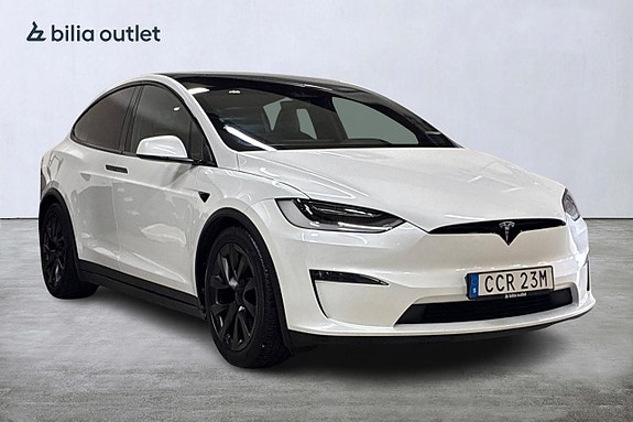Tesla Model X 4 of 5