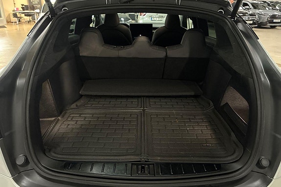 Tesla Model X 10 of 30