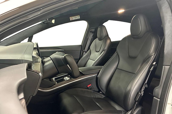 Tesla Model X 13 of 30