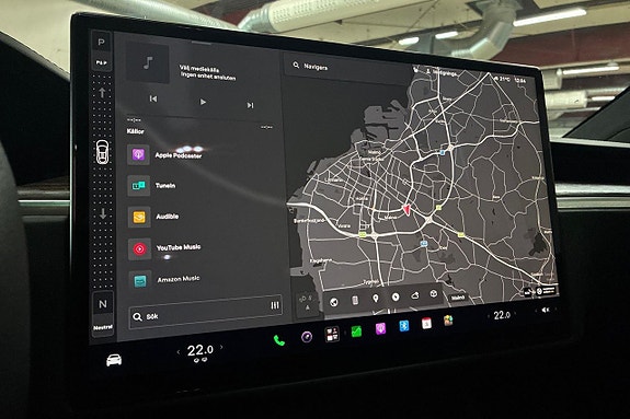Tesla Model X 18 of 30