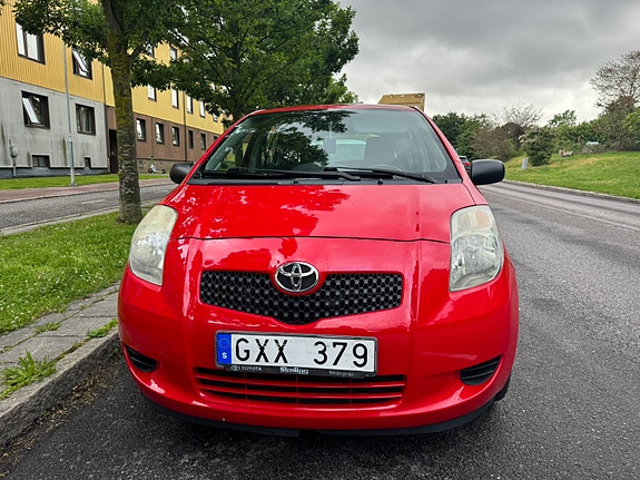 Toyota Yaris 5 of 5