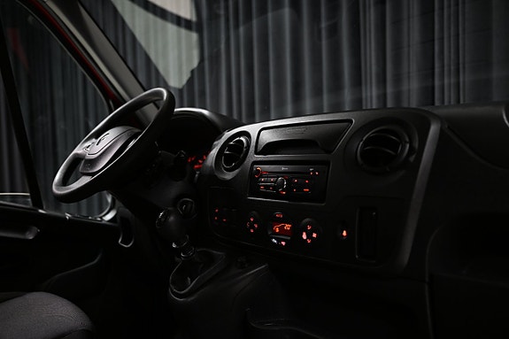 Renault Master 22 of 24