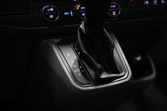 Volkswagen Caravelle 24 of 30