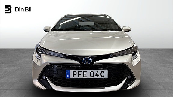 Toyota Corolla 4 of 5