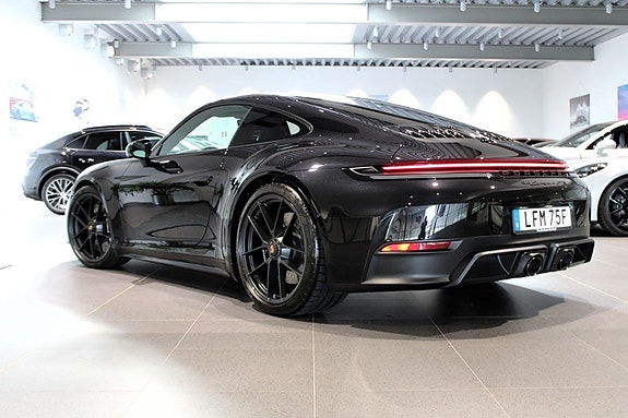 Porsche 911 Carrera 4 GTS 2 of 5