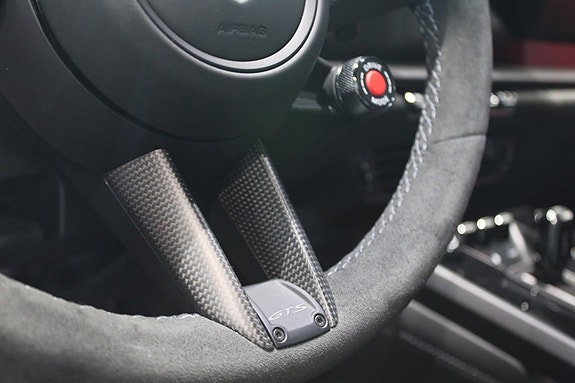 Porsche 911 Carrera 4 GTS 11 of 18