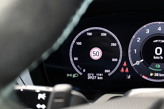 Porsche 911 Carrera 4 GTS 10 of 18