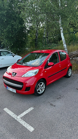 Peugeot 107 2 of 5