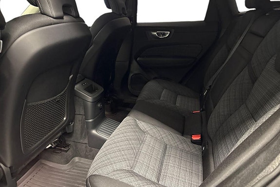 Volvo XC60 16 of 30