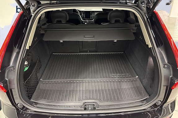 Volvo XC60 15 of 30