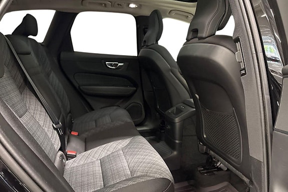 Volvo XC60 12 of 30