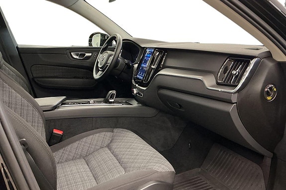 Volvo XC60 9 of 30