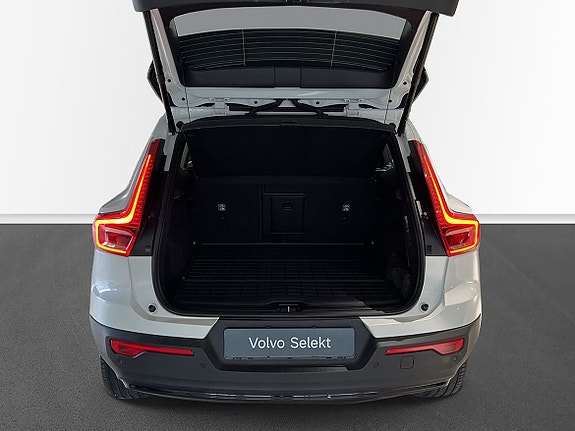 Volvo XC40 14 of 14
