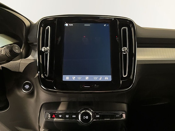 Volvo XC40 13 of 14