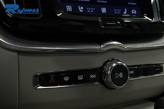 Volvo XC60 4 of 15