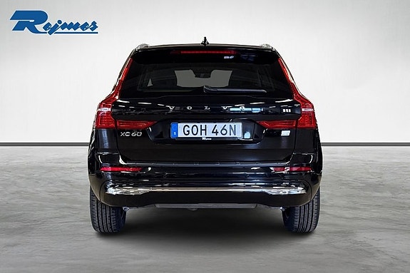 Volvo XC60 10 of 15