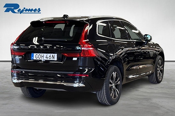 Volvo XC60 2 of 5