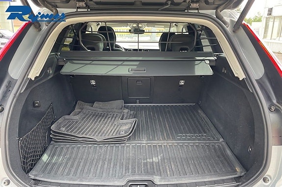 Volvo XC60 16 of 22