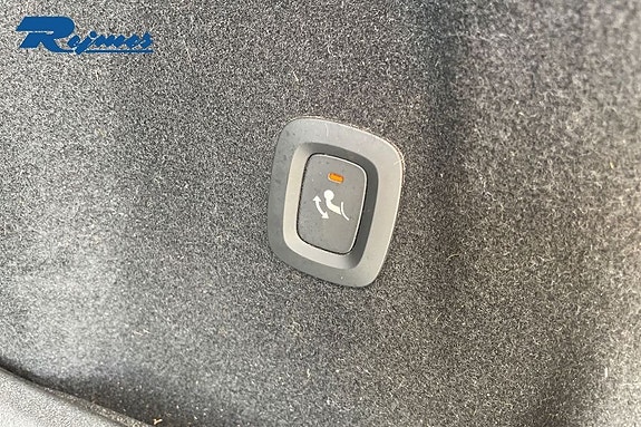 Volvo XC60 17 of 22