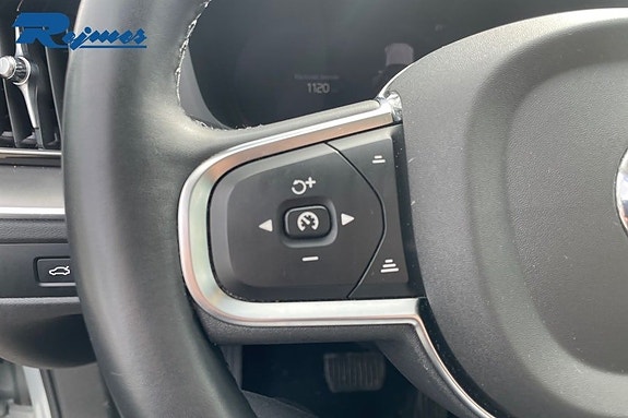 Volvo XC60 8 of 22