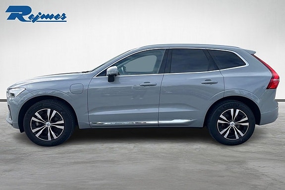 Volvo XC60 2 of 22