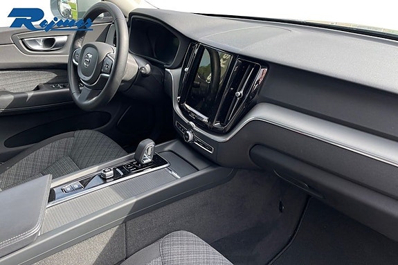 Volvo XC60 14 of 22