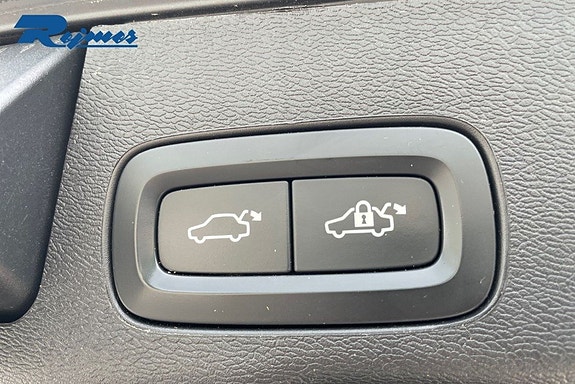 Volvo XC60 18 of 22