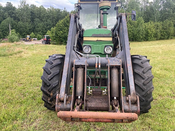 John Deere 3140 med lastare OBS MOMSFRI FÖRSÄLJNING 8 of 11